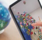 【ほぼ日のアースボール】スマホやタブレットとたのしむ地球儀 イメージ
